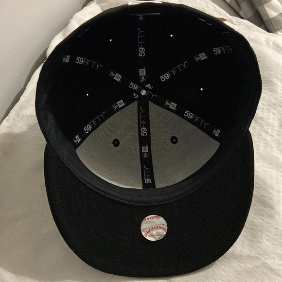 L.A Dodgers New Era Logo White 59FIFTY Fitted Hat - Black - Picture 5 of 6